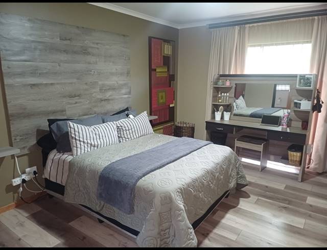 5 BEDROOM HOUSE FOR SALE IN SECUNDA CENTRAL